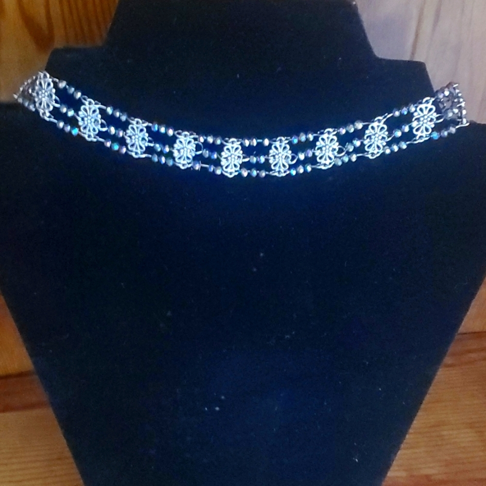 Seed bead and metallic chain choker